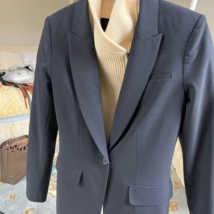VB classic Scuba navy blazer w/cream knit Dickey